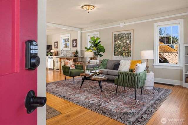 5111 S Hudson Street, Seattle, WA 98118