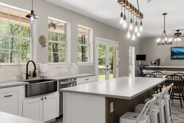 10401 Holly Creek Road, Terrell, TX 75160