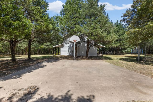 10401 Holly Creek Road, Terrell, TX 75160