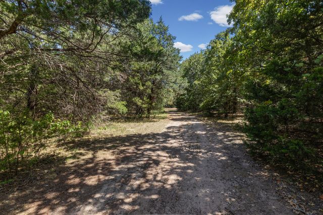 10401 Holly Creek Road, Terrell, TX 75160