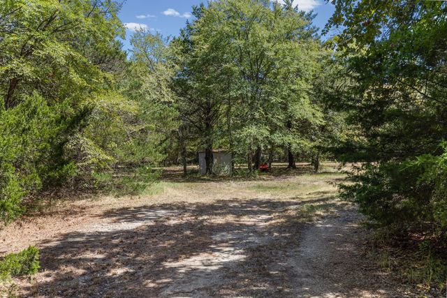 10401 Holly Creek Road, Terrell, TX 75160