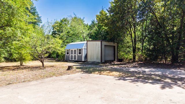 10401 Holly Creek Road, Terrell, TX 75160