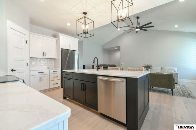 8915 S 75th Street, Lincoln, NE 68516