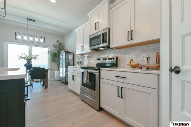 8915 S 75th Street, Lincoln, NE 68516