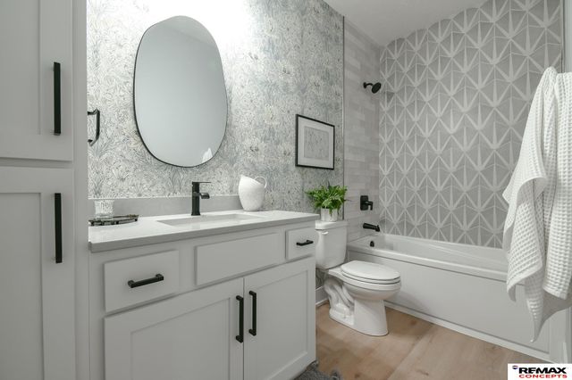 8915 S 75th Street, Lincoln, NE 68516