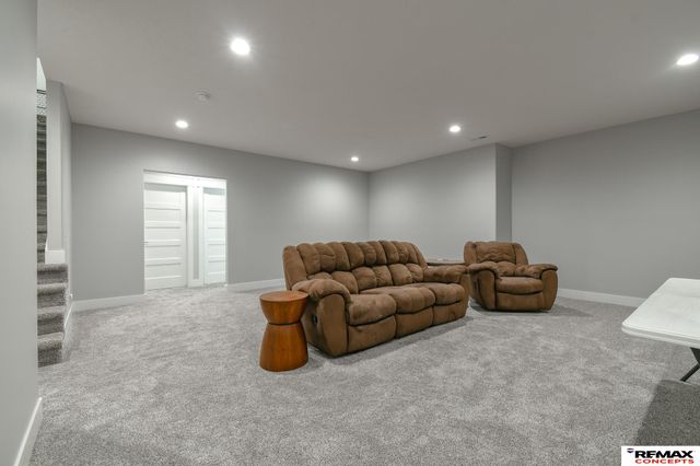 8915 S 75th Street, Lincoln, NE 68516