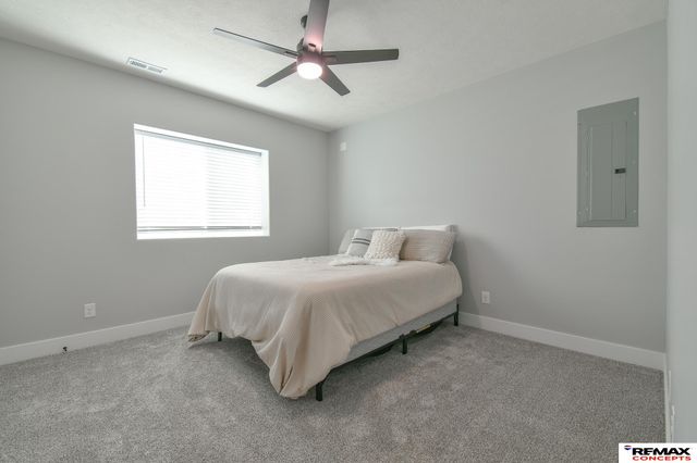 8915 S 75th Street, Lincoln, NE 68516