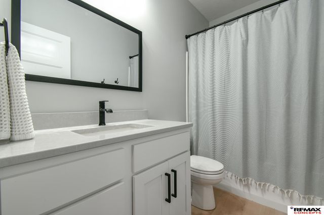 8915 S 75th Street, Lincoln, NE 68516