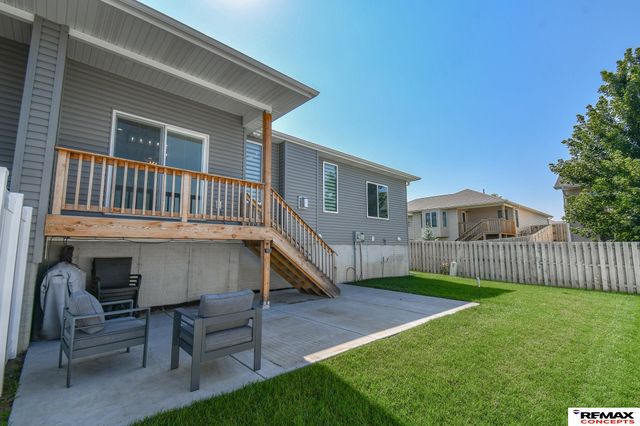 8915 S 75th Street, Lincoln, NE 68516