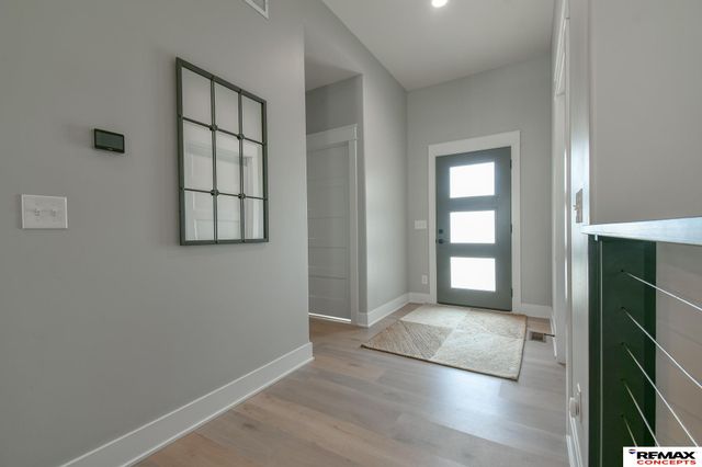 8915 S 75th Street, Lincoln, NE 68516