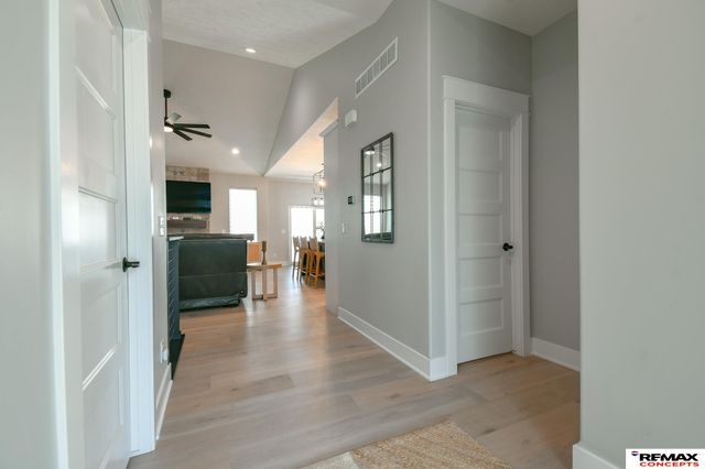 8915 S 75th Street, Lincoln, NE 68516