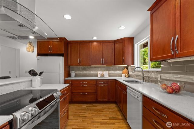 2507 Vashon Court NE, Renton, WA 98059