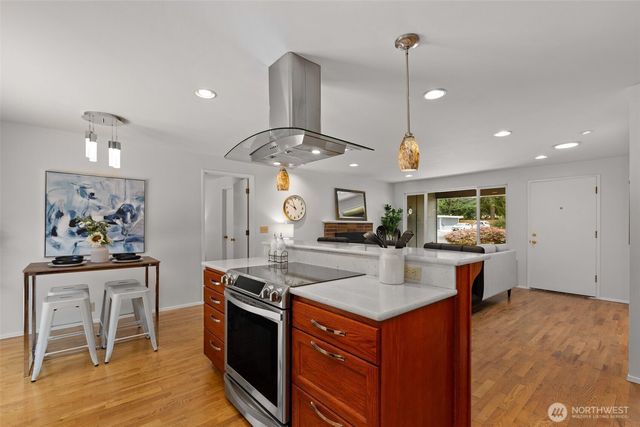 2507 Vashon Court NE, Renton, WA 98059