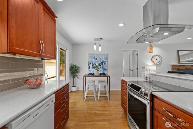 2507 Vashon Court NE, Renton, WA 98059