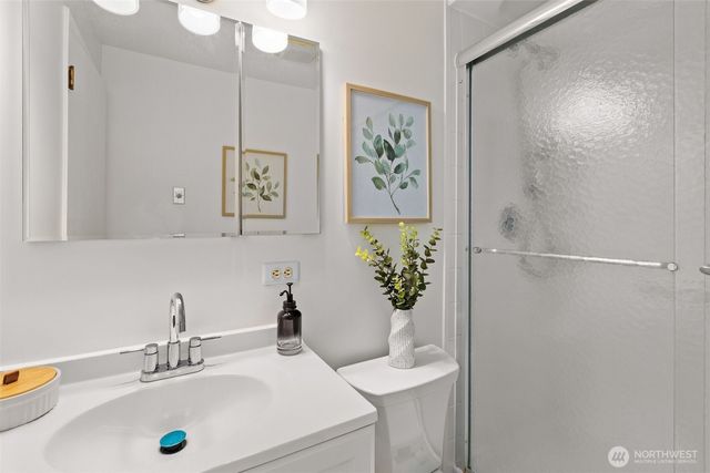 2507 Vashon Court NE, Renton, WA 98059