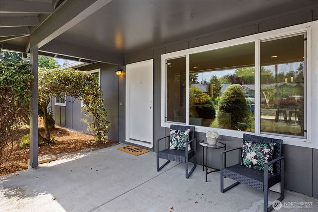 2507 Vashon Court NE, Renton, WA 98059