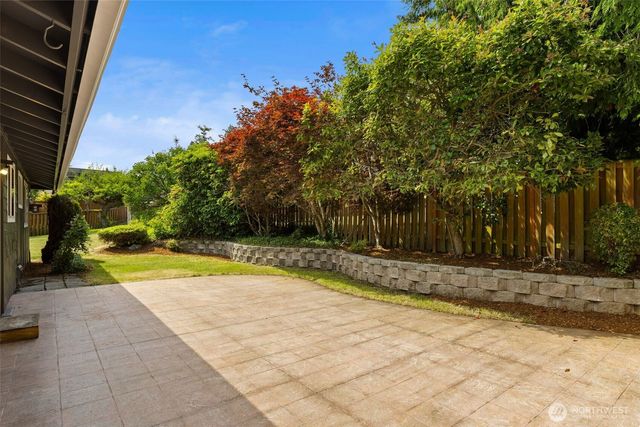 2507 Vashon Court NE, Renton, WA 98059
