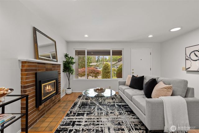 2507 Vashon Court NE, Renton, WA 98059