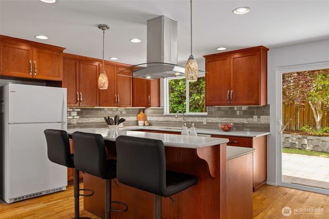 2507 Vashon Court NE, Renton, WA 98059