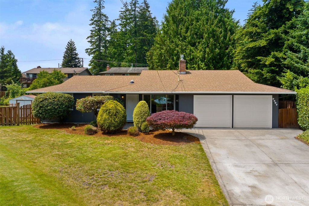 2507 Vashon Court NE, Renton, WA 98059