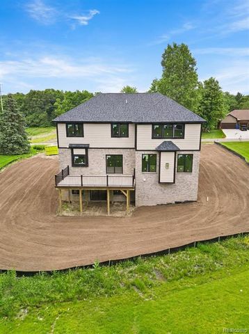 3701 Stallion Way, Commerce Twp, MI 48382