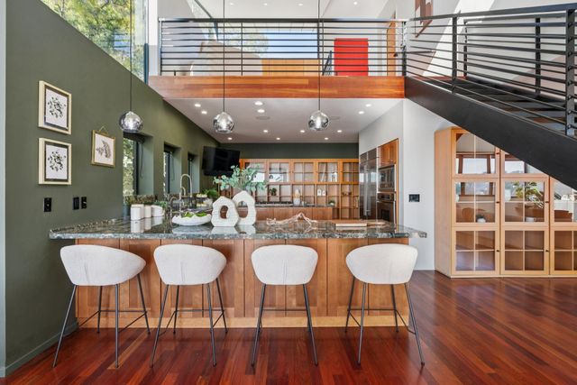 6353 Skyline Blvd, Oakland, CA 94611