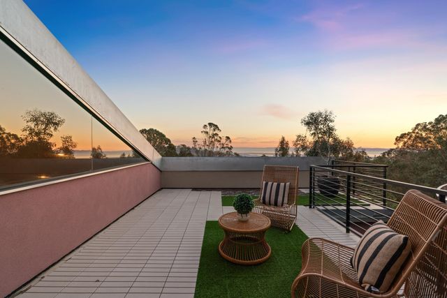 6353 Skyline Blvd, Oakland, CA 94611