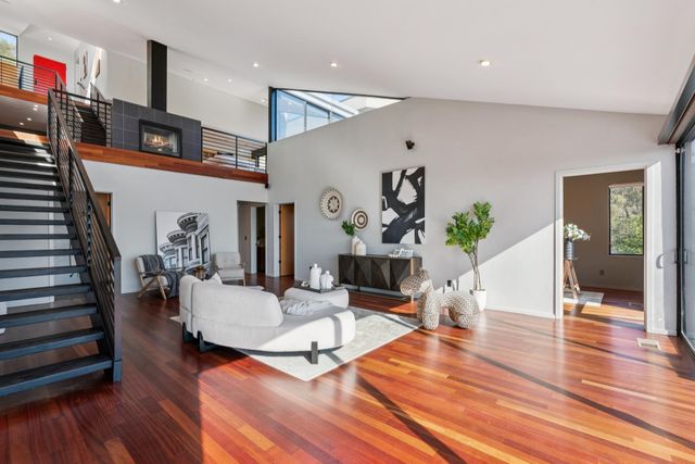 6353 Skyline Blvd, Oakland, CA 94611