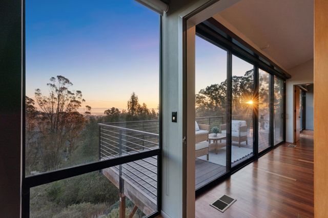 6353 Skyline Blvd, Oakland, CA 94611