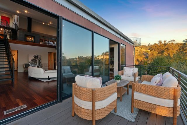 6353 Skyline Blvd, Oakland, CA 94611