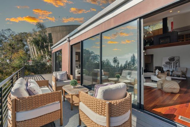 6353 Skyline Blvd, Oakland, CA 94611