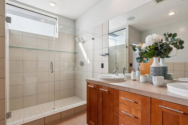 6353 Skyline Blvd, Oakland, CA 94611