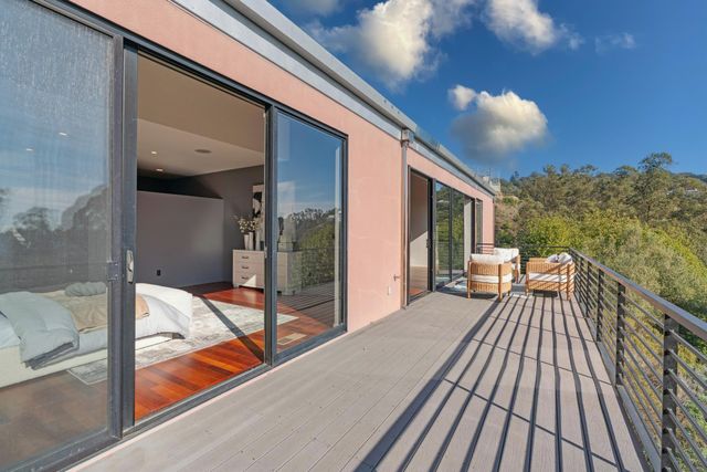 6353 Skyline Blvd, Oakland, CA 94611