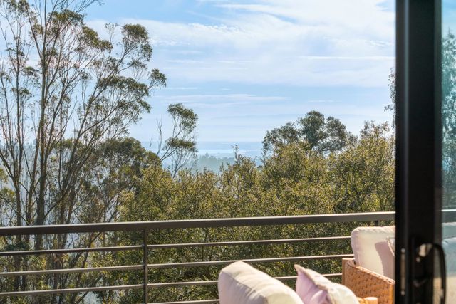 6353 Skyline Blvd, Oakland, CA 94611