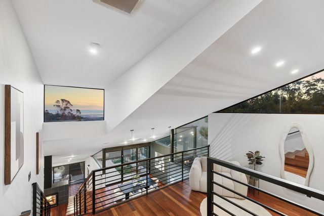 6353 Skyline Blvd, Oakland, CA 94611