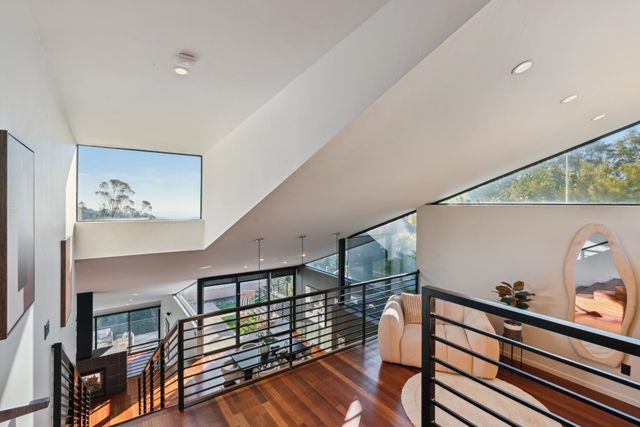 6353 Skyline Blvd, Oakland, CA 94611