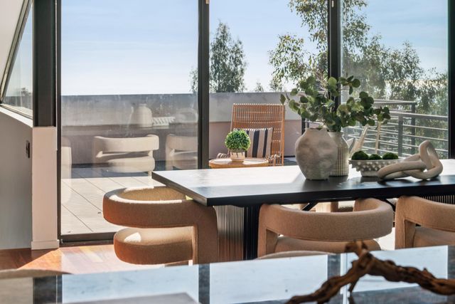 6353 Skyline Blvd, Oakland, CA 94611