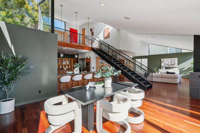 6353 Skyline Blvd, Oakland, CA 94611