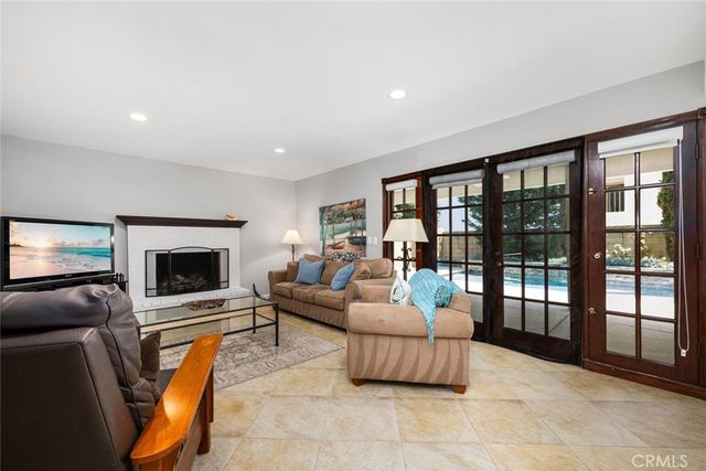 3902 Toland, Los Alamitos, CA 90720