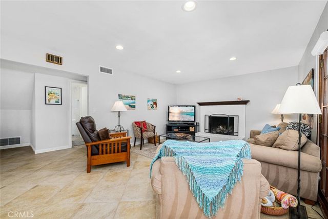 3902 Toland, Los Alamitos, CA 90720