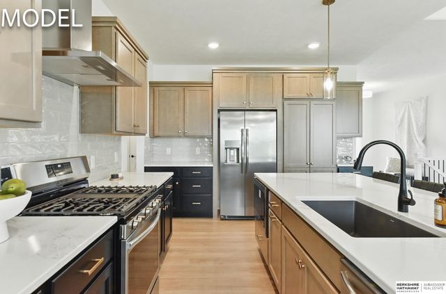 20720 Kansas Avenue, Elkhorn, NE 68022