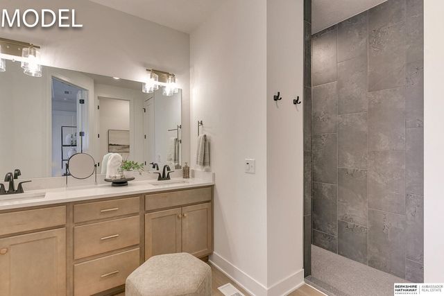 20720 Kansas Avenue, Elkhorn, NE 68022