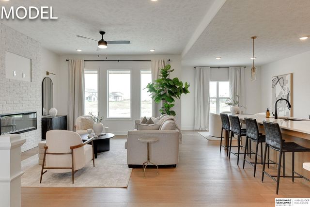 20720 Kansas Avenue, Elkhorn, NE 68022