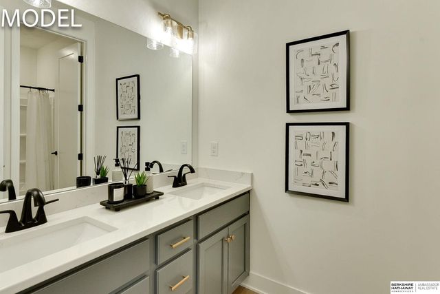 20720 Kansas Avenue, Elkhorn, NE 68022