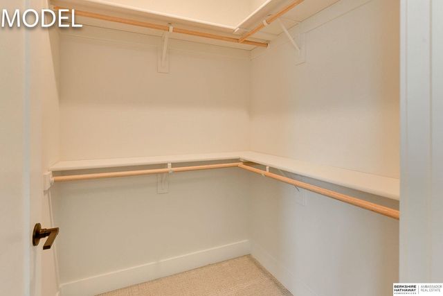 20720 Kansas Avenue, Elkhorn, NE 68022