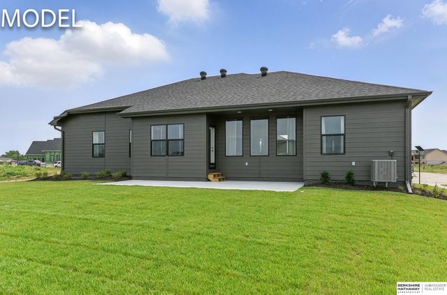 20720 Kansas Avenue, Elkhorn, NE 68022