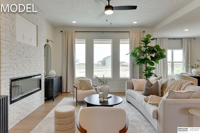 20720 Kansas Avenue, Elkhorn, NE 68022