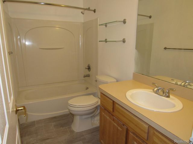 1125 EUREKA Road 203, Wyandotte, MI 48192