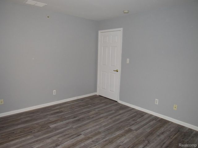 1125 EUREKA Road 203, Wyandotte, MI 48192