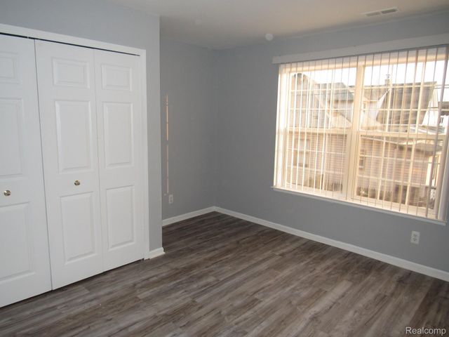 1125 EUREKA Road 203, Wyandotte, MI 48192